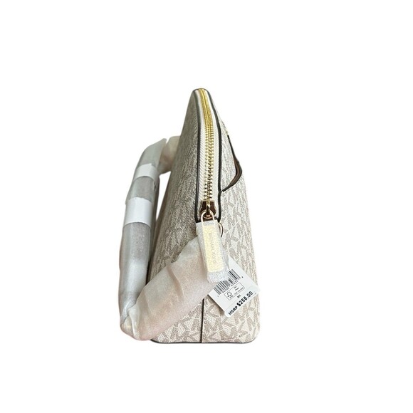 Michael Kors Jet Set Travel Medium Dome Vanilla Crossbody Signature MK Bag - Picture 3 of 5